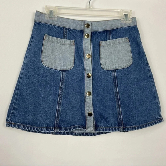 BDG UO Denim Color Block Snap‎ Front Pocket Mini Skirt Size 6 - Picture 1 of 6
